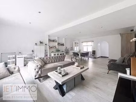 magnifique maison avec jardin (bifamiliale ou rapport possib