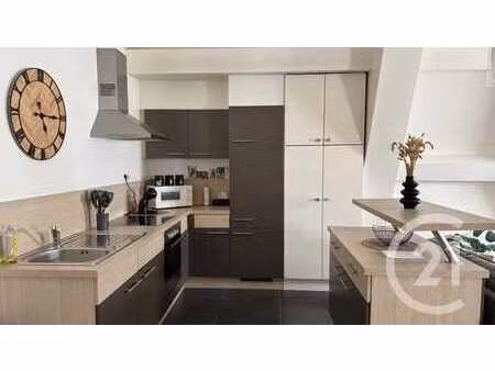 très bel appartement 2 chambres avec parking