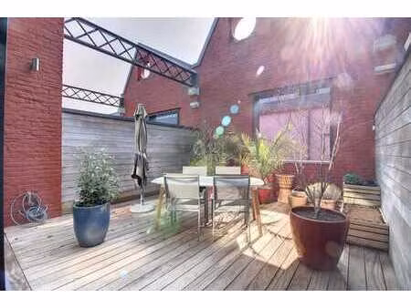 duplex 3 chambres avec terrasse et place de parking ! libre