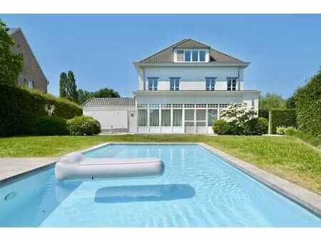 exclusieve witte manoir met zwembad  poolhouse en weide i...