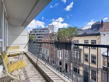 colonne du congrès - appartement meublé 1 ch + terasse