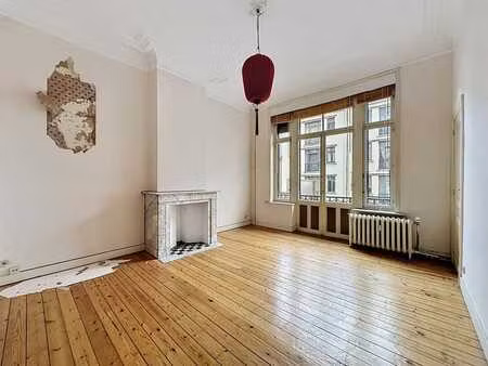 bail 6 mois !! châtelain  lumineux appart 1 ch avec balcon