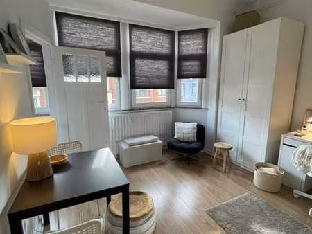 lumineux studio tout équipé à 2 pas de l'ulb