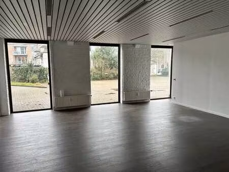 très bel espace pour bureau ou profession libérale