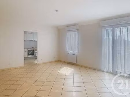 location appartement 3 pièces à dinan (22100) : à louer 3 pièces / 82m² dinan
