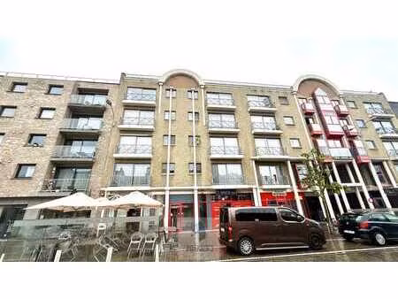 centraal gelegen  lichtrijk en ruim appartement met 2 sla...