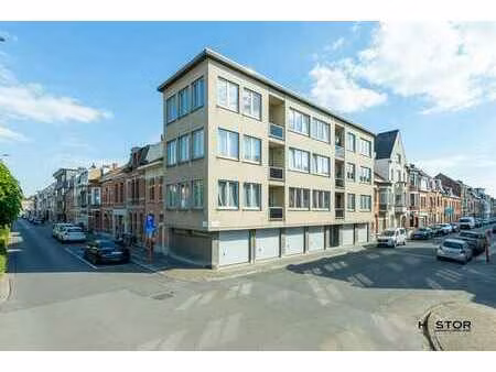 immeuble de rapport comprenant 6 appartements et 6 garages