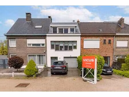 maison spacieuse de 4 chambres avec magnifique vue!
