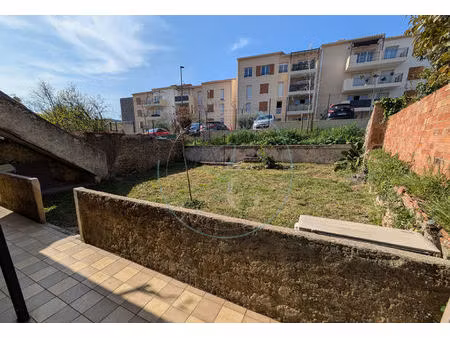 le muy - location annuelle appartement t2 avec jardin