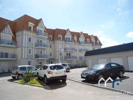location appartement 2 pièces à courseulles-sur-mer (14470) : à louer 2 pièces / 41m² cour