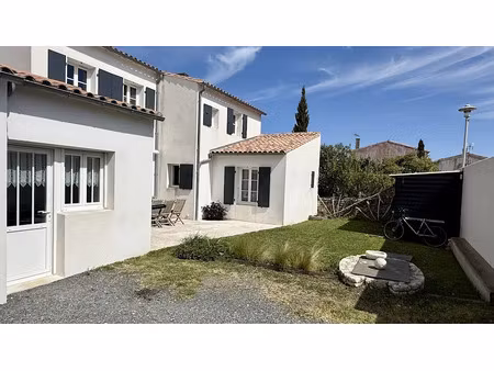 vente maison 5 pièces 150 m² à loix (17111)  898 700 €
