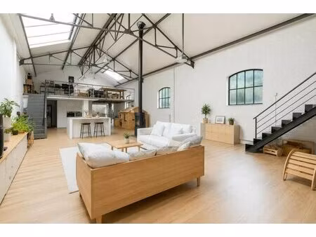 loft de 5 pièces de 270 m² à faches-thumesnil