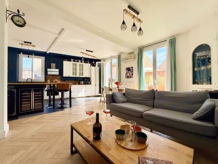 appartement rénové avec terrasse et 3 chambres en plein centre-ville de clermont-ferrand