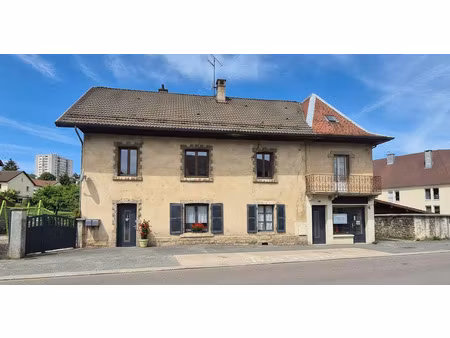 appartement de +85m2 habitables + 93m2 de greniers fort pote