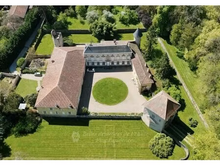 lorraine  aux portes du luxembourg  petit château classé & inscrit monument historique ...