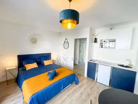 studio dans immeuble récent avec ascenseur  parking privatif et terrasse couverte  port de