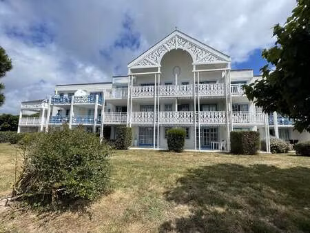 vente appartement 2 pièces piscine à talmont-saint-hilaire (85440) : à vendre 2 pièces pis