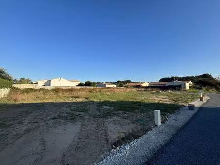 vente terrain à mauves-sur-loire (44470) : à vendre / mauves-sur-loire