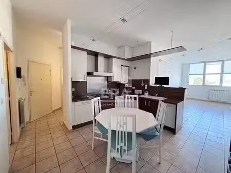 vente appartement 3 pièces 81.52 m² à carpentras (84200)  159 000 €