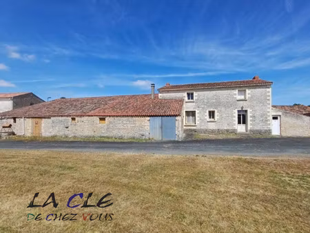 vente maison à saint-martin-de-fraigneau (85200) : à vendre / 109m² saint-martin-de-fraign
