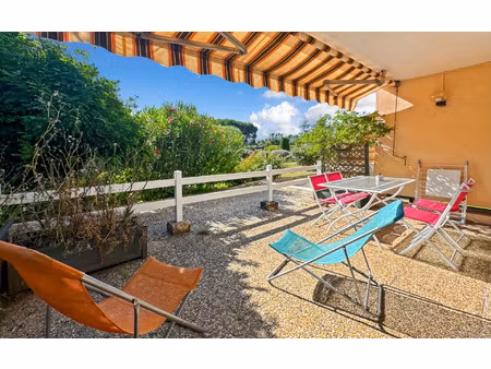 location appartement  m² t-2 à antibes  750 €
