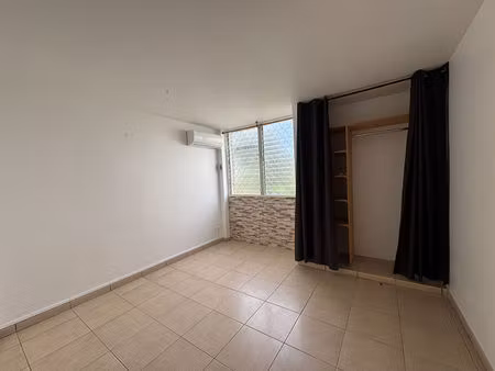 a louer : appartement t2 rdc à redoute