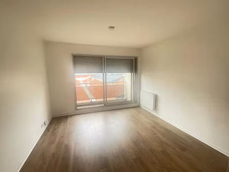 studio avec balcon sans vis à vis