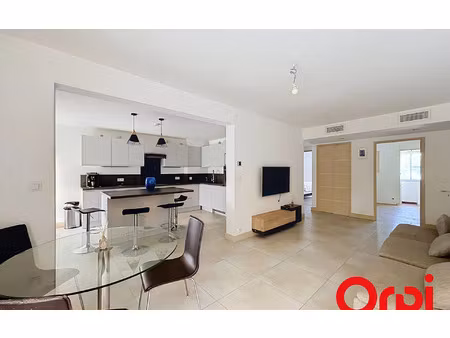 appartement six-fours-les-plages 65.47 m² t-3 à vendre  265 000 €