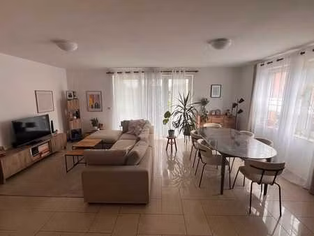 appartement 2 ch. avec balcon à gembloux-gare (epc b)