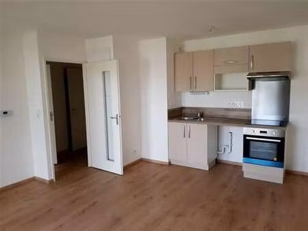 location appartement 2 pièces à nantes (44000) : à louer 2 pièces / 43m² nantes