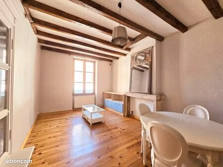 maison de village avec garage (en partie meublée)