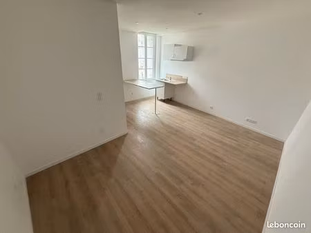 studio entièrement rénové à louer – centre-ville de saint-jean