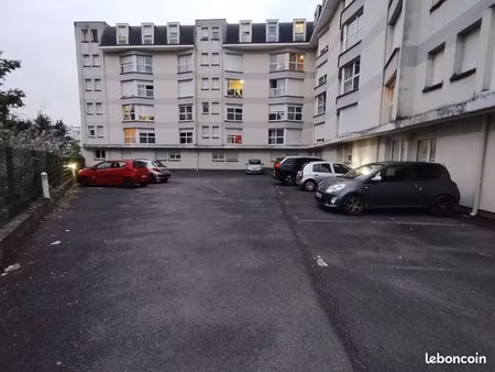 a louer place de parking quartier st marceau disponible