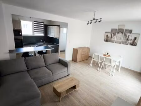 hirson centre-ville – t3 rénové 62 m²  2 chambres  disponible immédiatement