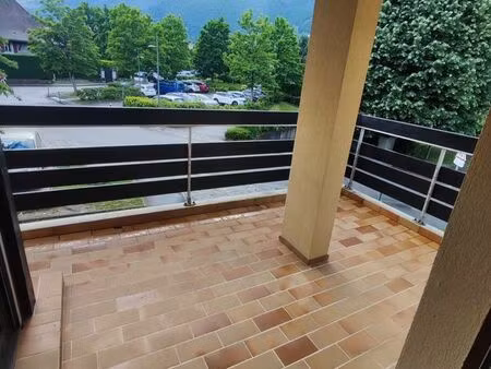 à louer – appartement t3 avec balcon  cave et parking – saint-jorioz