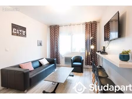 chambre 1 pièce 9 m²