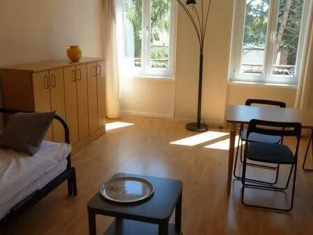 studio 1 pièce 33 m²