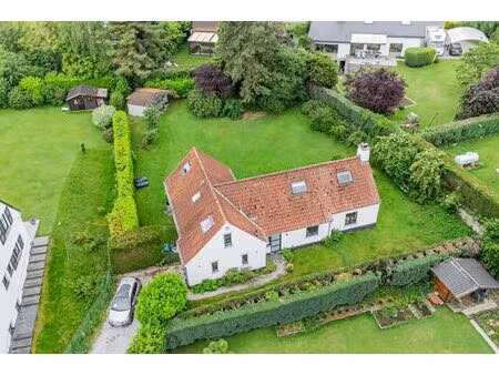 villa à vendre avec garage et terrasse   bierges (vbe33396)