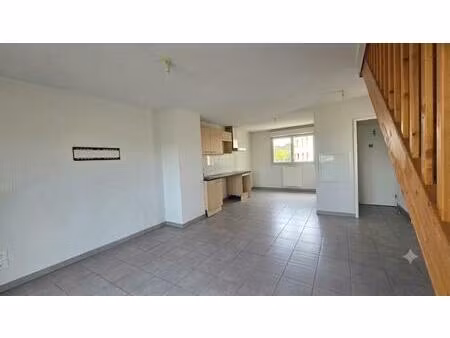 à vendre – t3 duplex de 62 m² avec terrasse et parking – toulouse aucamville (31200)