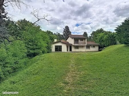 maison 8 pièces 188 m²