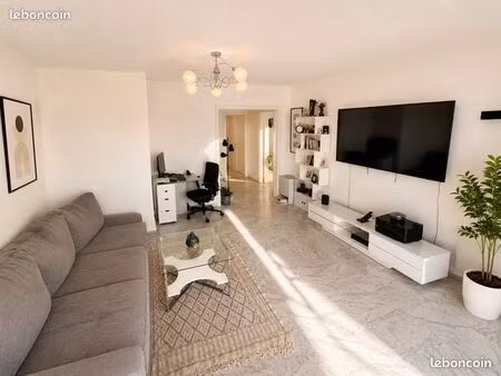 appartement lumineux traversant 3 pièces de 63 1 m² avec terrasse de 8 m²