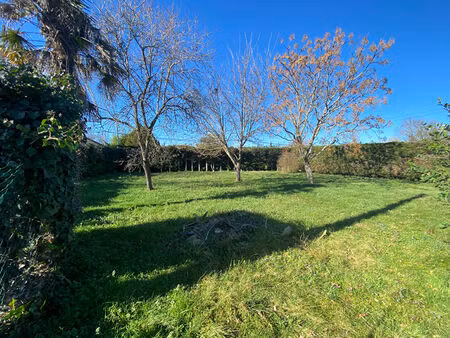 terrain lherm 691 m2