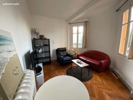 studio à louer juillet août out