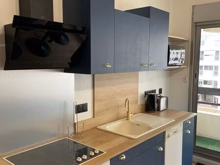 appartement meublé en plein centre d'ecully  en face de la mairie