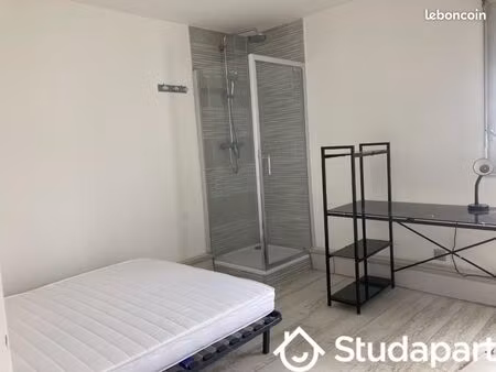 chambre 1 pièce 32 m²