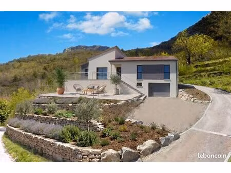 terrain constructible 1123 m² - vue dégagée - 35 min de nice