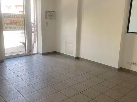local commercial à louer