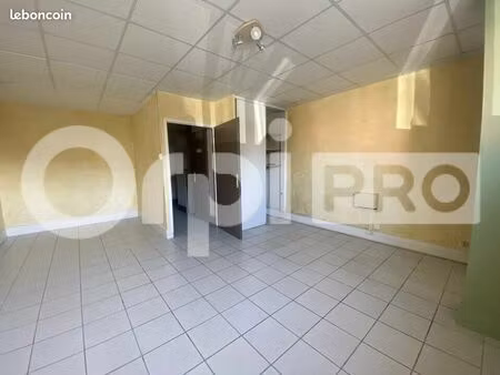 local d'activité 92 m²