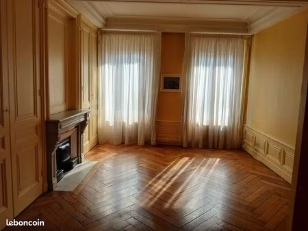 location d'une pièce dans un local professionnel