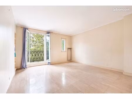 paris 19e – face aux buttes-chaumont – joli 3 pièces de 62m2 avec balcon filant et vue sur